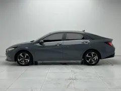 2022 Hyundai Elantra 1.5L CVT LUX Premium — фото 4