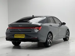 2022 Hyundai Elantra 1.5L CVT LUX Premium — фото 7