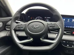 2022 Hyundai Elantra 1.5L CVT LUX Premium — фото 11