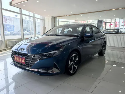 2023 Hyundai Elantra 1.5L CVT LUX Premium