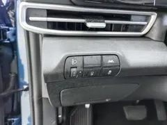 2023 Hyundai Elantra 1.5L CVT LUX Premium, синий — фото 9