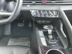 2023 Hyundai Elantra 1.5L CVT LUX Premium, синий — фото 14