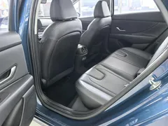 2023 Hyundai Elantra 1.5L CVT LUX Premium, синий — фото 15