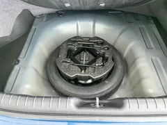 2023 Hyundai Elantra 1.5L CVT LUX Premium, синий — фото 18