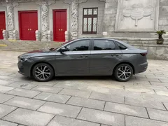 2022 Geely Emgrand 4th Gen 1.5L CVT Luxury — фото 4