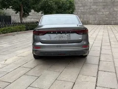 2022 Geely Emgrand 4th Gen 1.5L CVT Luxury — фото 6