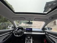 2022 Geely Emgrand 4th Gen 1.5L CVT Luxury — фото 8