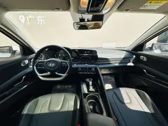 2023 Hyundai Elantra 1.5L CVT LUX Premium, белый — фото 6