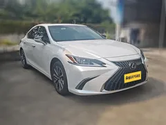 2022 Lexus ES 200 Excellence, белый — фото 3