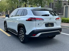 2022 Toyota Frontlander 2.0L CVT Luxury, белый — фото 9