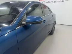 2022 Hyundai Elantra 1.5L CVT LUX Premium, синий — фото 5