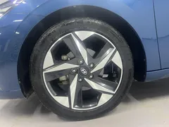 2022 Hyundai Elantra 1.5L CVT LUX Premium, синий — фото 6