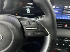 2022 Hyundai Elantra 1.5L CVT LUX Premium, синий — фото 10