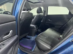 2022 Hyundai Elantra 1.5L CVT LUX Premium, синий — фото 18