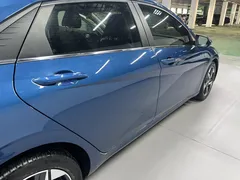 2022 Hyundai Elantra 1.5L CVT LUX Premium, синий — фото 27
