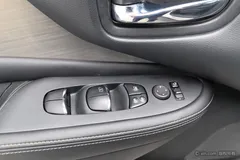 2021 Nissan Murano 2.5L XL 2WD Luxury, белый — фото 12