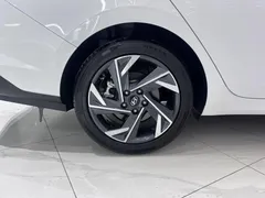 2023 Hyundai Elantra 1.5L CVT GLX Elite, белый — фото 19
