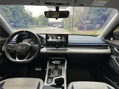 2023 Geely Emgrand 4th Gen Champion 1.5L CVT Flagship — фото 9