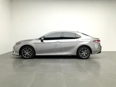 2021 Toyota Camry 2.5G Luxury — фото 4