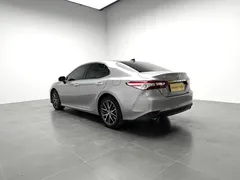 2021 Toyota Camry 2.5G Luxury — фото 5