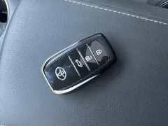 2022 Toyota Venza 2.0L CVT 2WD Premium, белый — фото 18