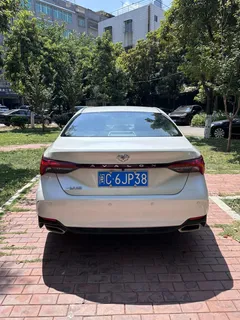 2022 Toyota Avalon 2.0L, белый — фото 3