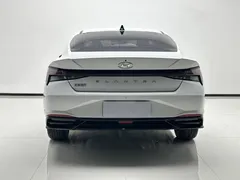 2023 Hyundai Elantra 1.5L CVT LUX Premium, белый — фото 5