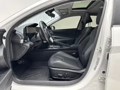 2023 Hyundai Elantra 1.5L CVT LUX Premium, белый — фото 7