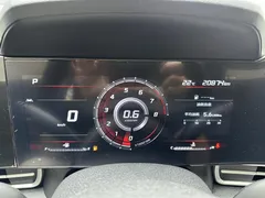 2023 Hyundai Elantra 1.5L CVT LUX Premium, белый — фото 10