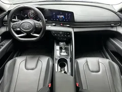 2023 Hyundai Elantra 1.5L CVT LUX Premium, белый — фото 13
