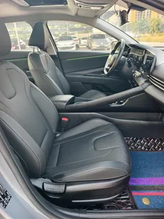 2021 Hyundai Elantra 1.5L CVT LUX Premium — фото 8