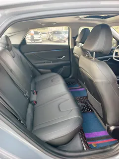 2021 Hyundai Elantra 1.5L CVT LUX Premium — фото 9