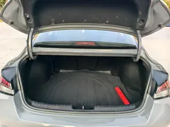 2021 Hyundai Elantra 1.5L CVT LUX Premium — фото 10