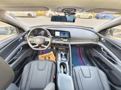 2021 Hyundai Elantra 1.5L CVT LUX Premium — фото 13