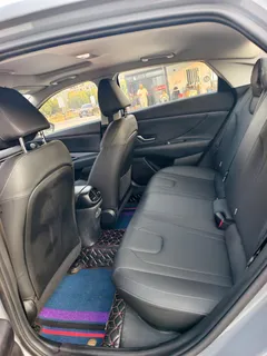 2021 Hyundai Elantra 1.5L CVT LUX Premium — фото 14