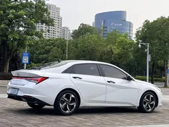 2022 Hyundai Elantra 1.5L CVT LUX Premium, белый — фото 16