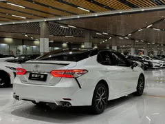 2021 Toyota Camry 2.0S Fashion, белый — фото 11