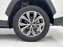 2023 Toyota RAV4 2.0L CVT 2WD Fashion Plus, белый — фото 15