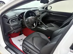 2021 Toyota Camry 2.5G Luxury, белый — фото 7