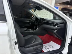 2021 Toyota Camry 2.5G Luxury, белый — фото 12