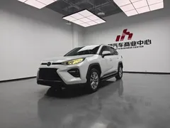 2022 Toyota Wildlander 2.0L 2WD Luxury Plus, белый — фото 1
