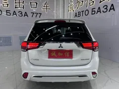 2021 Mitsubishi Outlander 2.0L 2WD 5 Seats, белый — фото 5