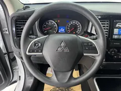 2021 Mitsubishi Outlander 2.0L 2WD 5 Seats, белый — фото 12