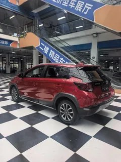 2022 Toyota Yaris L Zhixuan X 1.5L CVT Luxury Plus, красный — фото 11