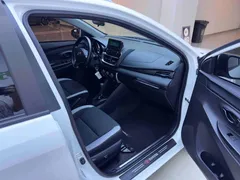 2022 Toyota Yaris L Zhixuan 1.5L CVT Leading Plus, белый — фото 11