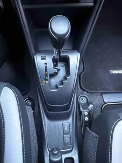 2022 Toyota Yaris L Zhixuan 1.5L CVT Leading Plus, белый — фото 16