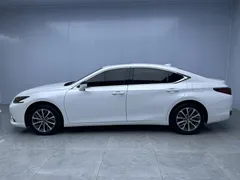 2022 Lexus ES 200 Excellence, белый — фото 4
