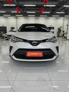2023 Toyota C-HR 2.0L Comfort, белый — фото 2
