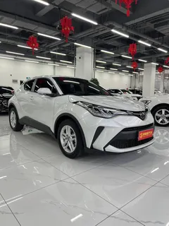 2023 Toyota C-HR 2.0L Comfort, белый — фото 3