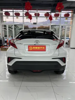 2023 Toyota C-HR 2.0L Comfort, белый — фото 4